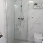 Katy Veruda *